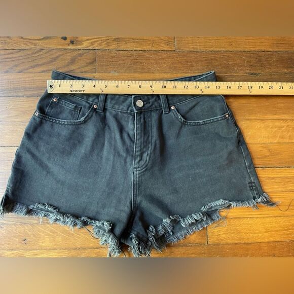 Black women’s size 10 Denim co black frayed distressed 100% cotton jean shorts - Picture 2 of 11